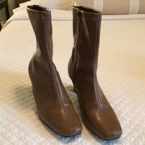FINAL Camel Colored Boots Like New Condition!
